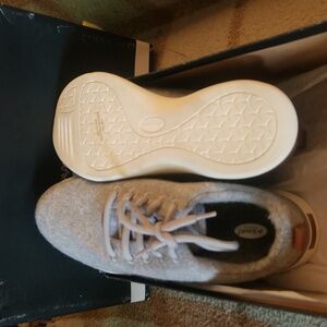 Dr. Scholl's Freestep Light Grey Sneakers